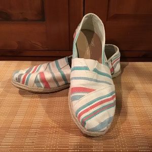 TOMS shoes